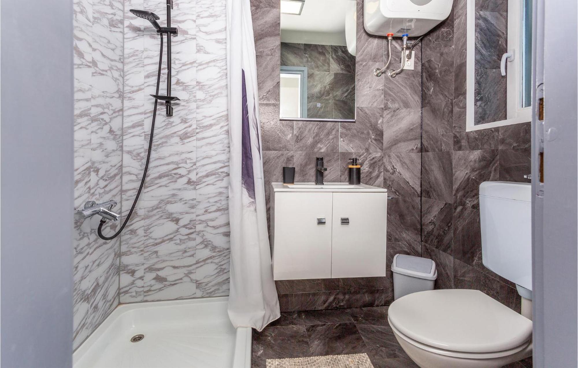 Beautiful Apartment In Malinska With Kitchen المظهر الخارجي الصورة
